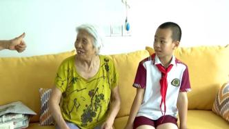 苏州“抠门”退休女教师捐出百万积蓄助学