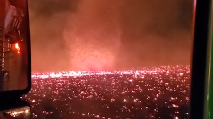 山火肆虐，美国加州出现罕见“火龙卷”
