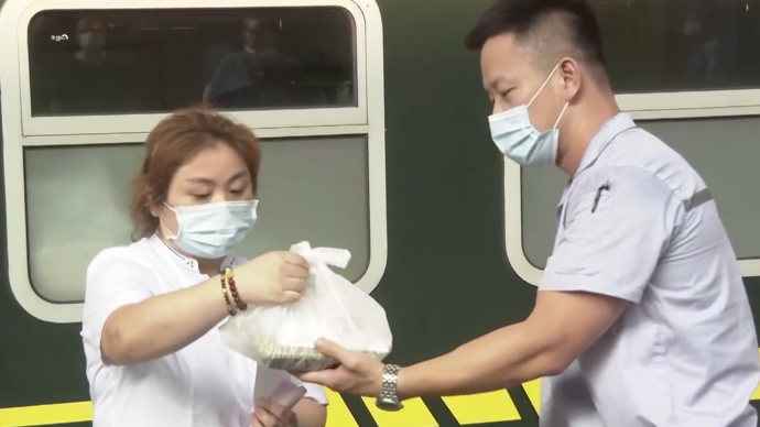 繼高鐵、動(dòng)車后,部分普快列車也可以互聯(lián)網(wǎng)訂餐了