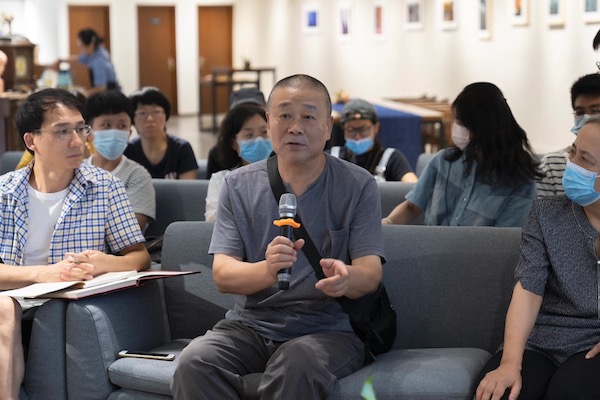 作家、文艺评论家李庆西发言