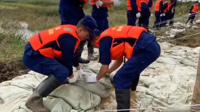 黑龙江依兰县境内出现溃坝，森林消防急救援