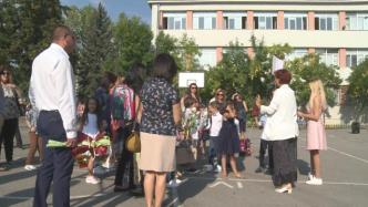 防疫措施严格，保加利亚学生疫期迎接开学