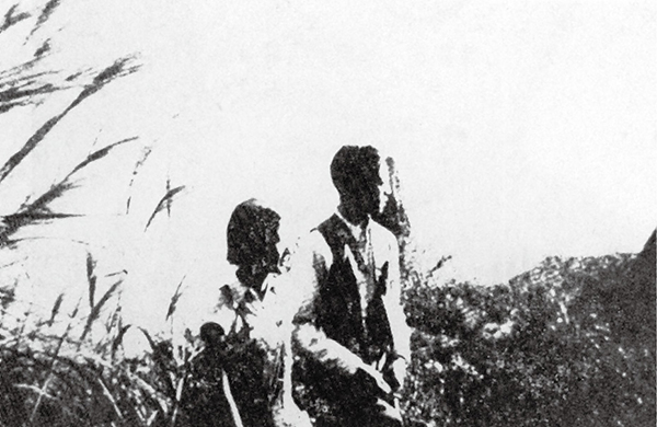 卞之琳、张充和1936年10月摄于苏州天平山
