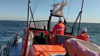 渤海湾一渔船被撞沉没，船上10人失联