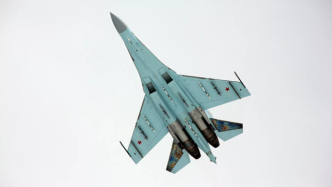 俄战机在黑海拦截美国军机