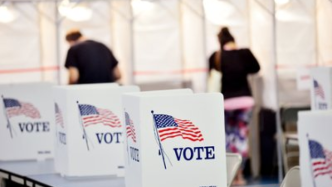 美国大选提前投票在四个州启动，有投票站排队数小时