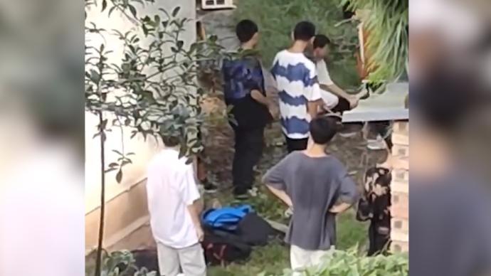 四川德阳多名中学生围殴一男生，警方调查