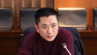 重庆一纪检干部被起诉：收一百万助在逃人员投案后办取保候审