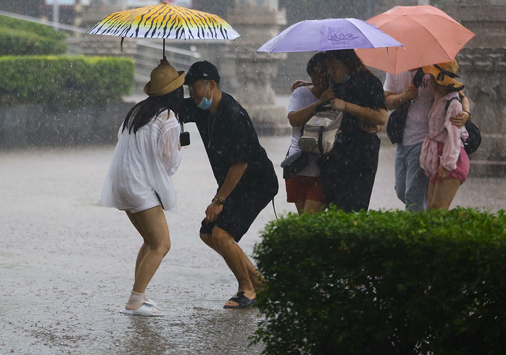 正确避雨图片图片