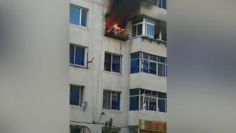 沈阳一居民楼发生火灾，老人阳台求救被烧身亡