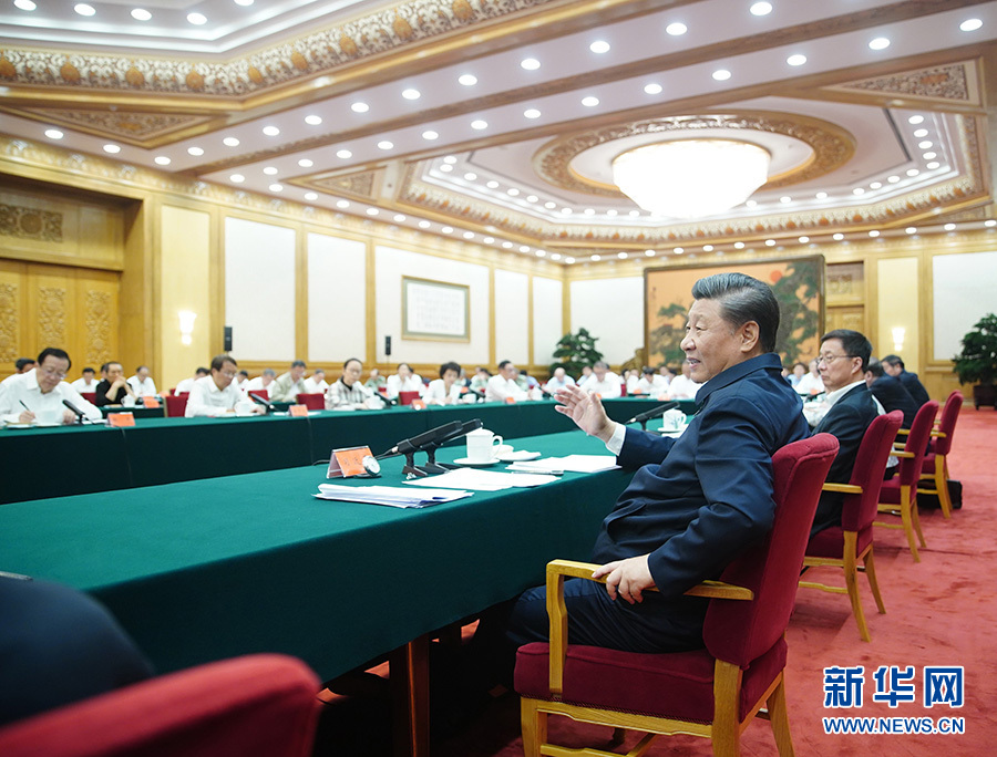 9月22日,中共中央总书记、国家主席、中央军委主席习近平在京主持召开教育文化卫生体育领域专家代表座谈会并发表重要讲话,就“十四五”时期经济社会发展听取意见和建议。新华社记者 鞠鹏 摄