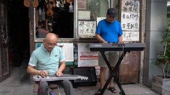 以樂會(huì)琴，以琴會(huì)友，他是藏身老城廂的“海上修琴師”