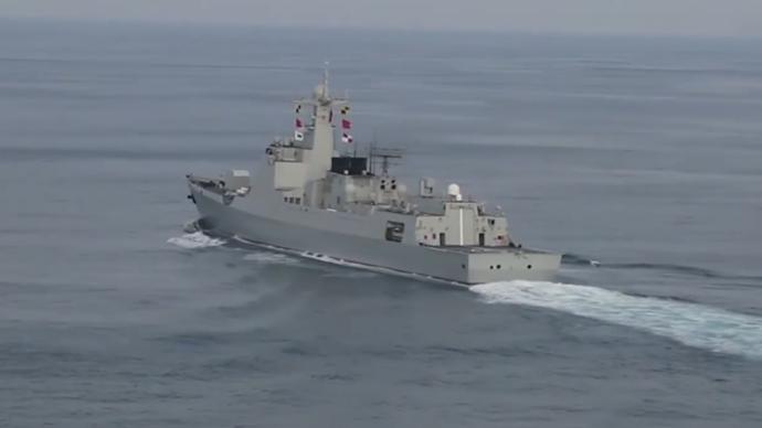 海軍兩批護航編隊在亞丁灣完成任務交接