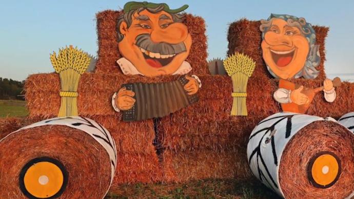 庆祝秋收！白俄罗斯农民将干草捆出花样