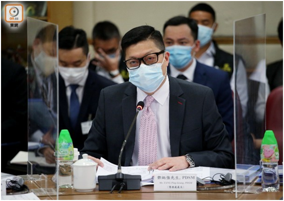 邓炳强29日出席油尖旺区议会说明香港治安情况（图片来源：香港“东网”）