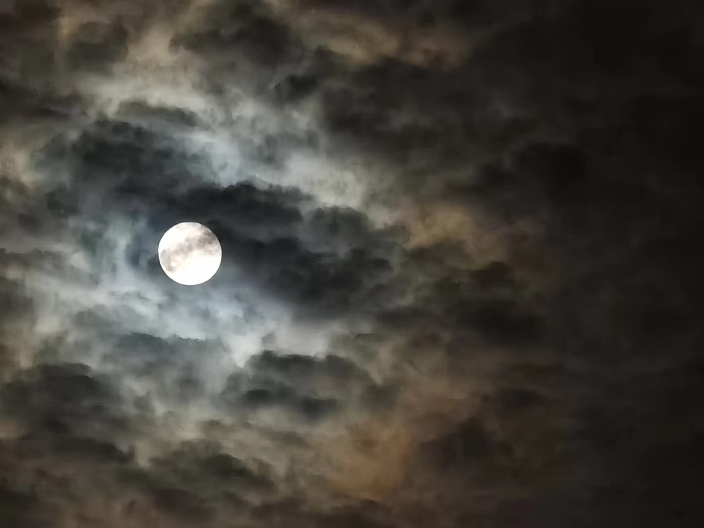 Kínában egy második holddal világítanák meg az éjszakákat - Qubit