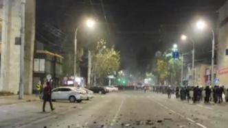 吉尔吉斯斯坦强力部门驱散反对派集会者，卫生部门称18人伤