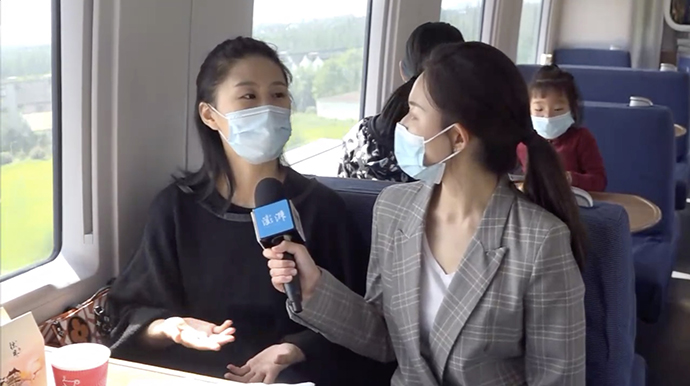 家在上海、工作在杭州的宋女士是沪杭高铁的常客。直播视频截图