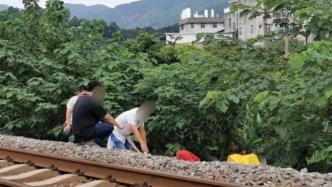 福州一女子遭火车碾压身亡，村民称系过铁路时躲闪不及被撞