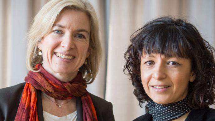 诺贝尔化学奖揭晓，两名女性科学家获奖
