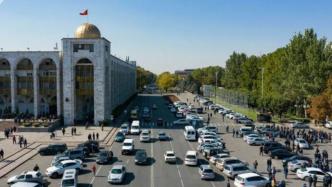 吉尔吉斯斯坦总统现身高层会议，宣布延长首都紧急状态