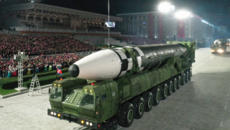 技术派｜朝鲜阅兵展示新洲际导弹，对付美国反导用多弹头？