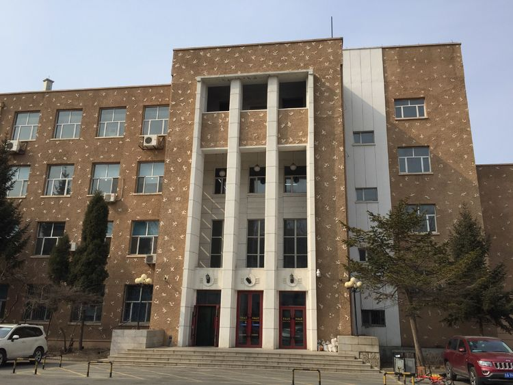 对于长春的"鸽子楼,很多人往往是未见其楼,先闻其名.