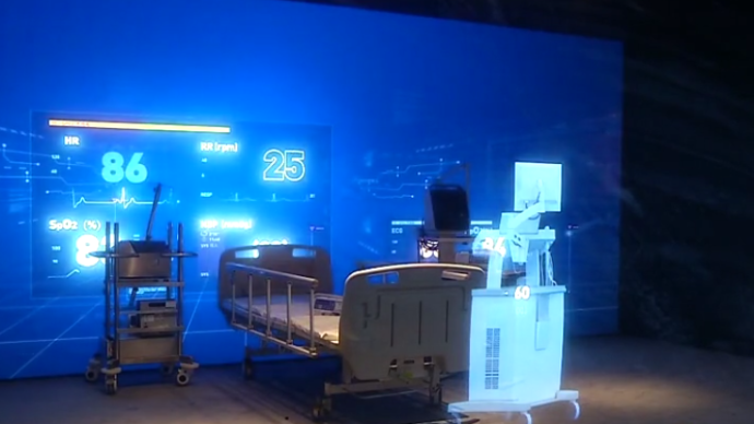 抗疫专题展现场：全息幻影再现ICU救治场景
