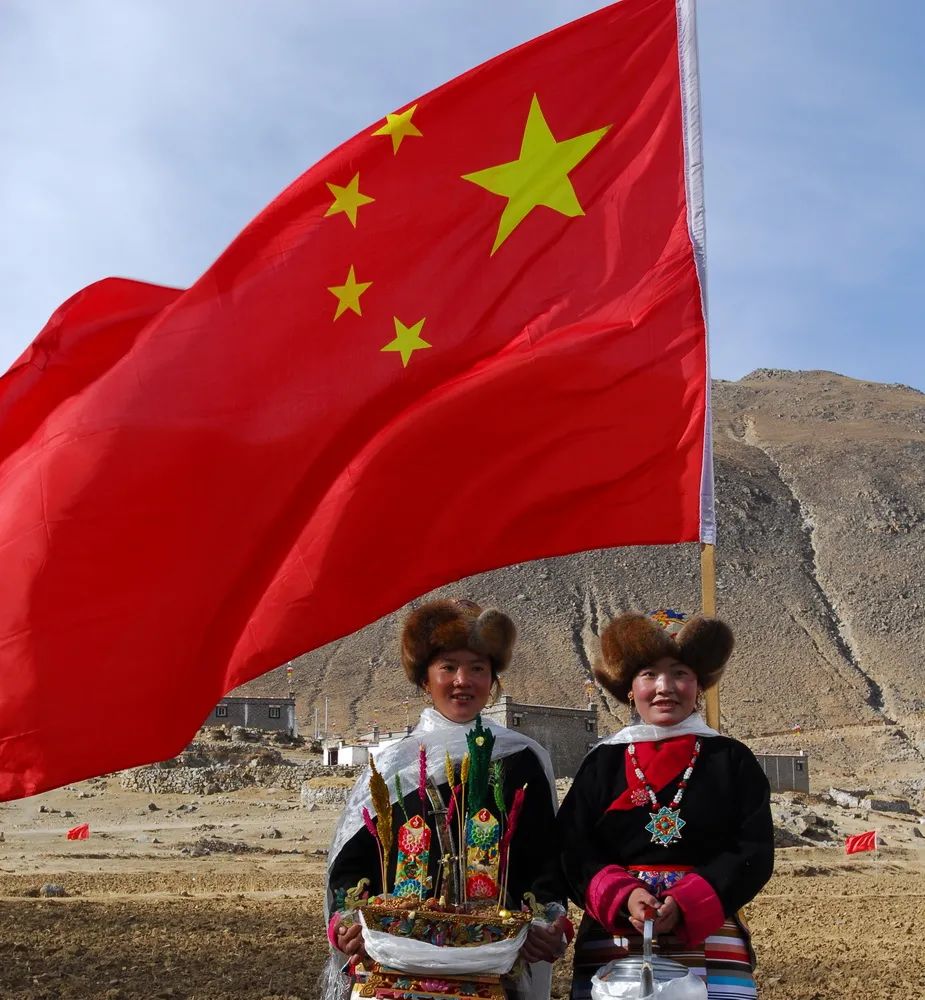 晴朗的天空青藏高原各族人民的新生活主题摄影展在京开幕