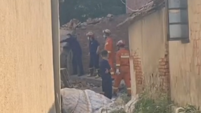 武汉一在建私房垮塌已致2死10伤，包工头已被控制