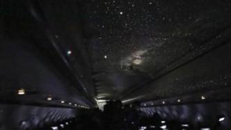 日本航空推出赏星航班，乘客可在万米高空坐飞机看“星星”