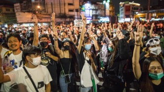 泰国观察丨年轻化、快闪式，泰国这场抗议运动与以往有何不同