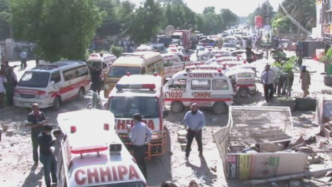 巴基斯坦卡拉奇爆炸已致3死15伤：拆弹小组抵达，现场封锁