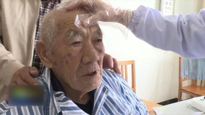 102岁抗战老兵眼睛成功复明：术后激动得一夜没睡