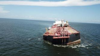 委内瑞拉载17万吨原油油轮恐倾覆，或致最严重环境灾难