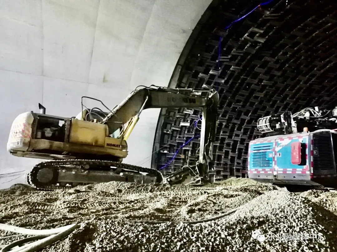 广西乐业隧道塌方逾96小时，官方：9名被困人员生还概率已很小_凤凰网