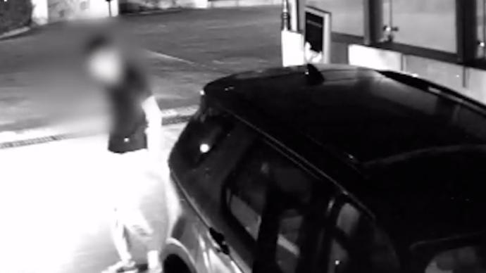 “凌晨碾死車庫醉酒者”案續:涉事司機取保候審