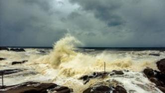 台风“莫拉菲”致马来西亚发生船难，185人获救2人死亡