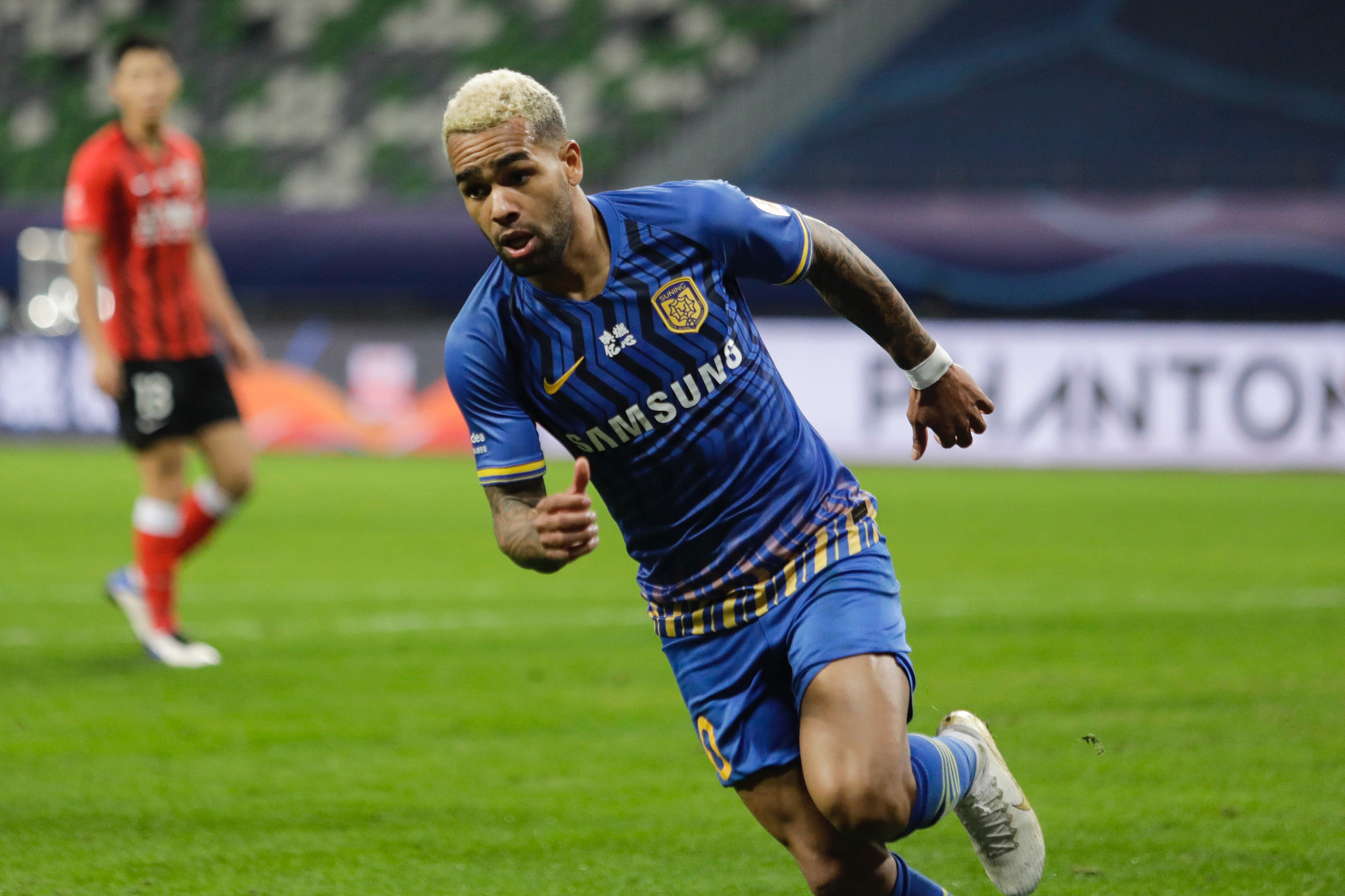 特谢拉挑射破门买提江红牌下场中超半决赛上港11苏宁