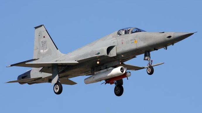 台媒台军一架f5e战机训练时坠海飞行员不治身亡