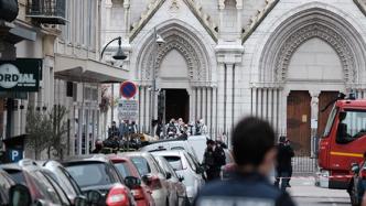 法国尼斯袭击案嫌犯确诊感染新冠病毒，多名警察需接受检测