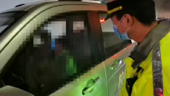 司機連續送貨太疲勞，隧道內停車睡覺被罰