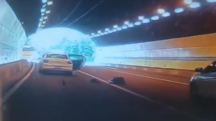 武汉一女乘客车速60码跳车，出租车主：全程无交流