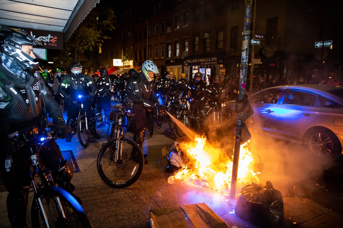 民调：大多数美国选民认为大选结果揭晓后国内将出现暴力抗议_全球速报_澎湃新闻-The Paper