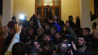 亚美尼亚总理称官邸夜间遭洗劫，电脑和手表等物品失窃