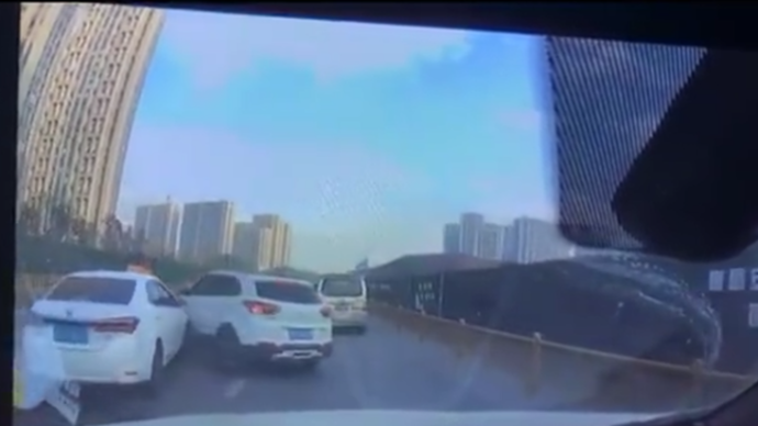 前車“加塞”被后車撞上:前車被判全責