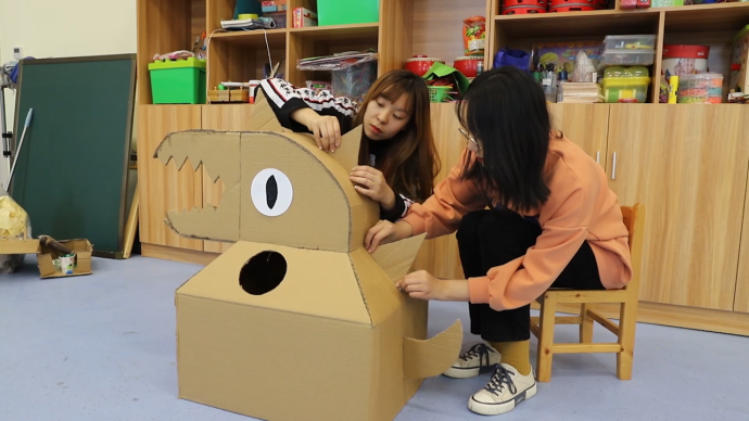 雙十一后校園廢紙盒變多,幼兒專業女生做成創意教具
