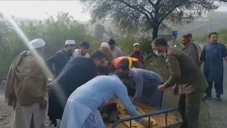 巴基斯坦一客车坠谷，已致8死11伤 