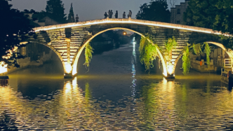 上海松江明代古桥调整景观亮灯时间，入夜后更显古朴动人