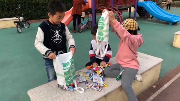 “快递箱货币”成新潮流，上海有小学生因此一周不愁零食